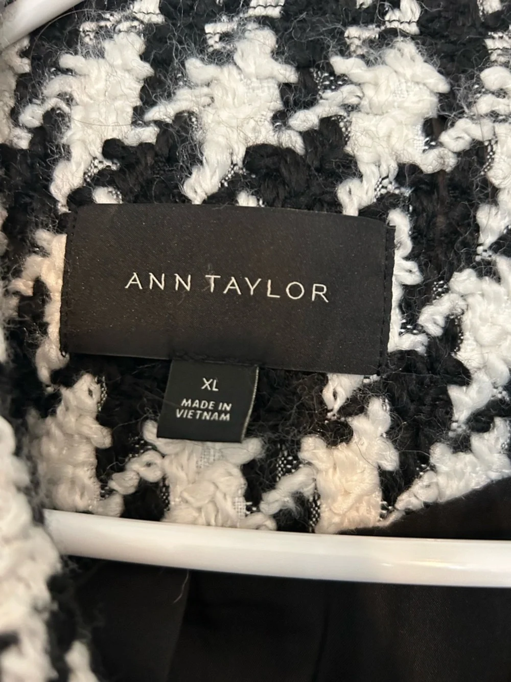 Ann Taylor Black & White Houndstooth long coat - Picture 4 of 8